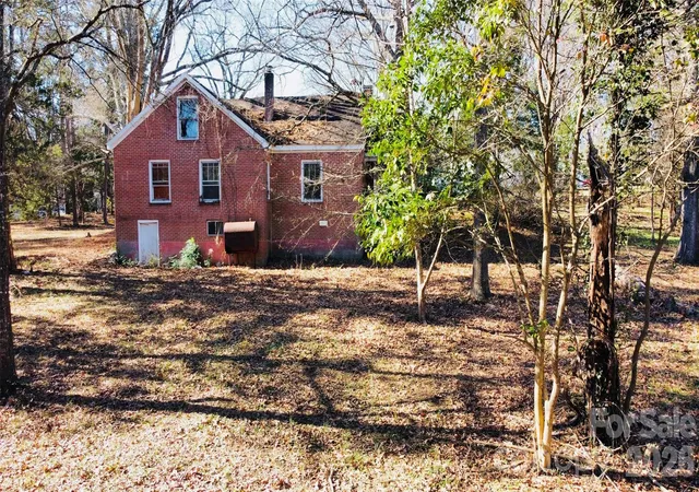 Photo 2 of Single family home for sale at 113 Stonecrest Cir Sw, Concord, NC 28027 | MLS# 4392315 | Listing updated on 2026-09-27