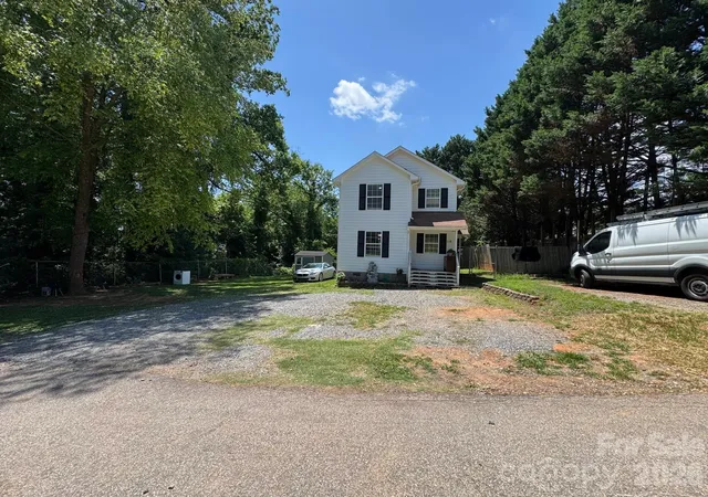 Photo 2 of Single family home for sale at 118 Fir St, Mc Adenville, NC 28101 | MLS# 4392326 | Listing updated on 2026-06-12