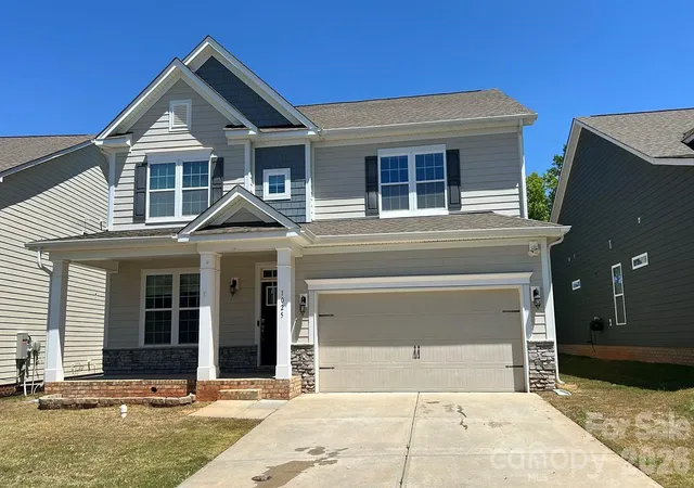Photo 23 of Single family home for sale at 1025 Burton Point Ct, Waxhaw, NC 28173 | MLS# 4392343 | Listing updated on 2026-08-07