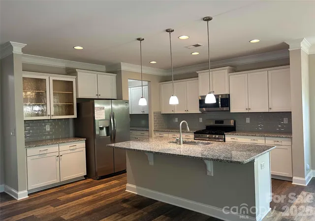 Photo 4 of Single family home for sale at 1025 Burton Point Ct, Waxhaw, NC 28173 | MLS# 4392343 | Listing updated on 2026-08-07