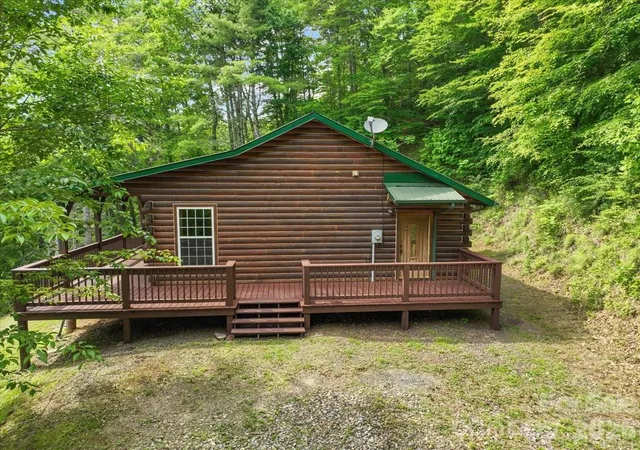 Homes for sale in Green Mountain, NC | 439 Upper Pig Pen Rd, Green Mountain, NC 28740 | MLS# 4392353