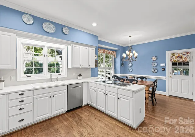 Photo 4 of Single family home for sale at 3601 Castellaine Dr, Charlotte, NC 28226 | MLS# 4392373 | Listing updated on 2026-10-23
