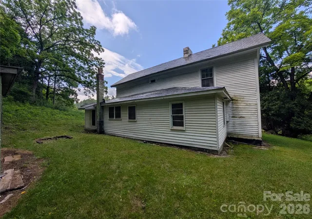 Photo 5 of Single family home for sale at 1327 Nc 80 Hwy, Bakersville, NC 28705 | MLS# 4392395 | Listing updated on 2026-09-05