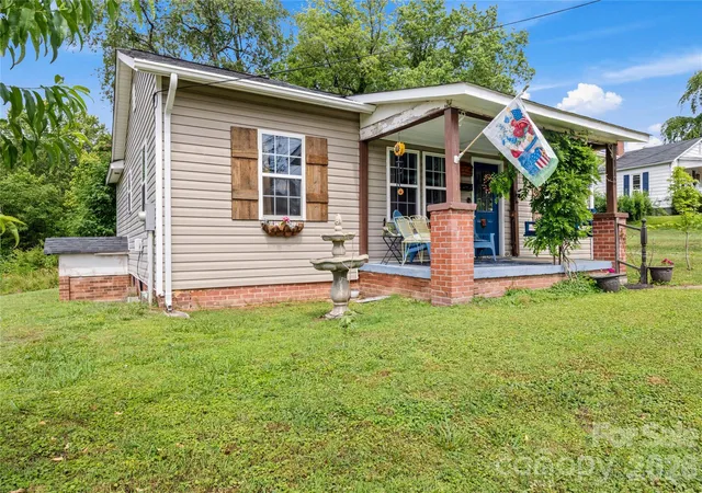 2nd image of 112 Hillcrest St, Jonesville, NC 28642 | MLS# 4392397