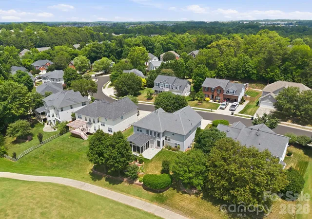 Photo 2 of Single family home for sale at 1854 Briarcrest Dr Nw, Charlotte, NC 28269 | MLS# 4392399 | Listing updated on 2026-09-27