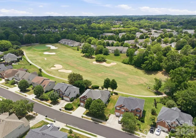 Photo 3 of Single family home for sale at 1854 Briarcrest Dr Nw, Charlotte, NC 28269 | MLS# 4392399 | Listing updated on 2026-09-27