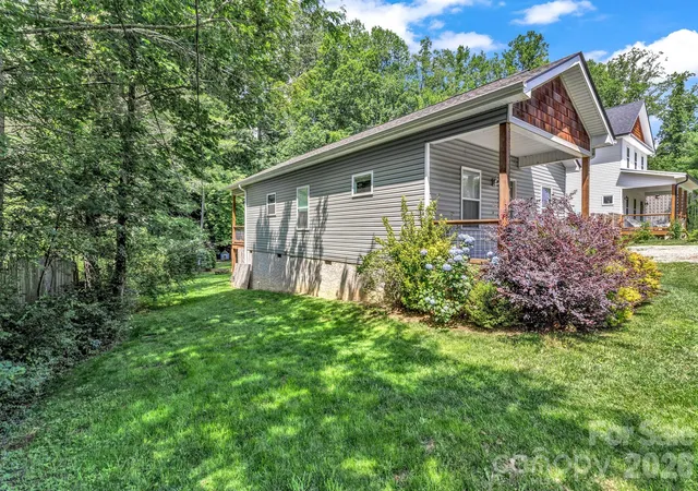 Photo 2 of Single family home for sale at 330 Old County Home Rd, Asheville, NC 28806 | MLS# 4392408 | Listing updated on 2026-10-04