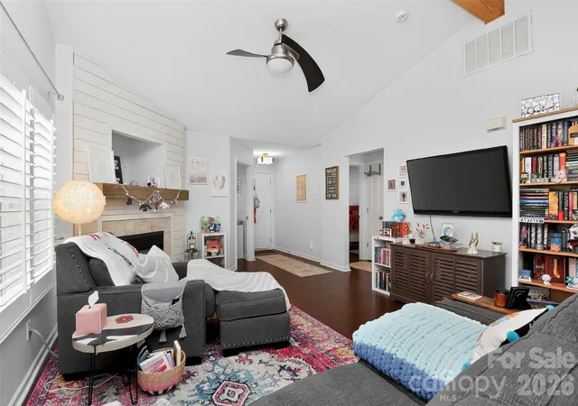 Photo 4 of Townhouse for sale at 5422 Harris Cvs Dr, Charlotte, NC 28269 | MLS# 4392419 | Listing updated on 2026-07-26