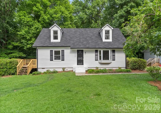 Photo 1 of Single family home for sale at 711 King Arthur Dr, Gastonia, NC 28056 | MLS# 4392426 | Listing updated on 2026-09-21