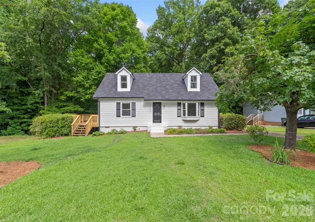 Photo 2 of Single family home for sale at 711 King Arthur Dr, Gastonia, NC 28056 | MLS# 4392426 | Listing updated on 2026-09-21