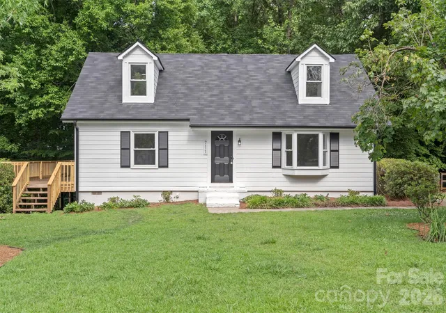 Photo 4 of Single family home for sale at 711 King Arthur Dr, Gastonia, NC 28056 | MLS# 4392426 | Listing updated on 2026-09-21