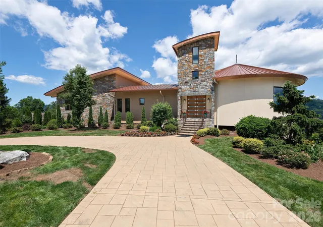 Photo 1 of Single family home for sale at 95 Horizon Hl Rd, Asheville, NC 28804 | MLS# 4392432 | Listing updated on 2026-10-06