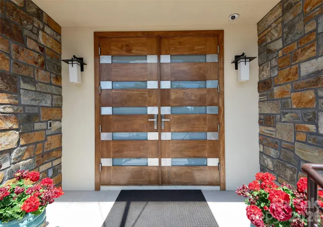 Photo 3 of Single family home for sale at 95 Horizon Hl Rd, Asheville, NC 28804 | MLS# 4392432 | Listing updated on 2026-10-06