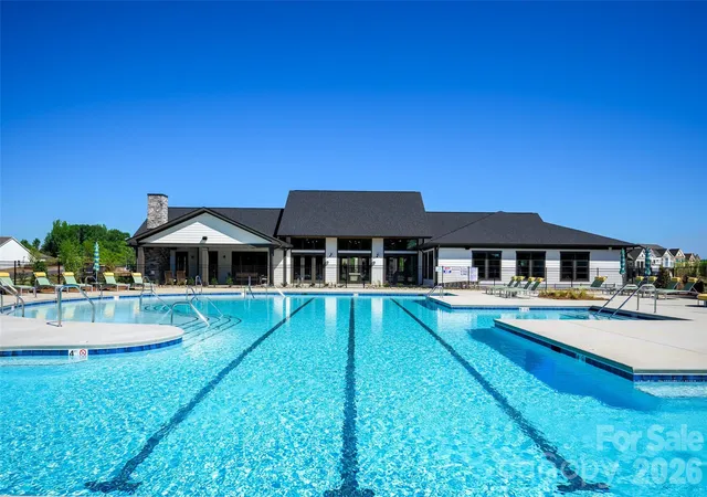 Photo 3 of Single family home for sale at 1007 Fen Ln, Waxhaw, NC 28173 | MLS# 4392437 | Listing updated on 2026-10-03