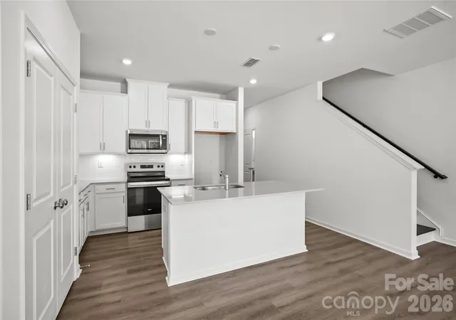 3rd image of 14040 Steller St, Charlotte, NC 28269 | MLS# 4392439