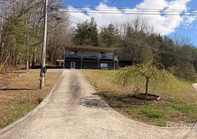 Homes for sale in Hayesville, NC | 281 Cherrywood Cir, Hayesville, NC 28904 | MLS# 4392442