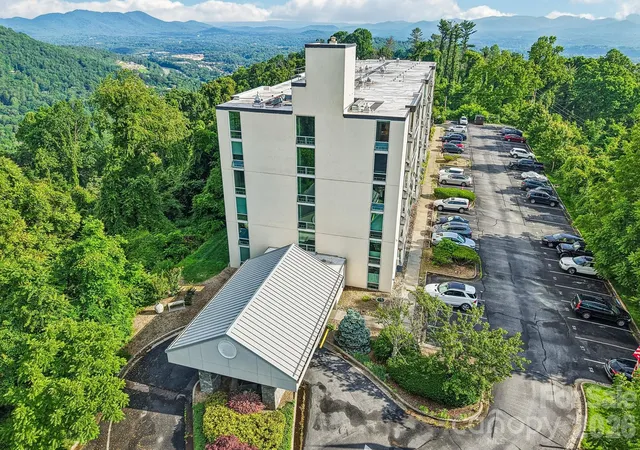 Homes for sale in Asheville, NC | 647 Town Mountain Rd #212, Asheville, NC 28804 | MLS# 4392443