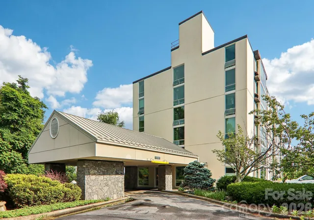Homes for sale in Asheville, NC | 647 Town Mountain Rd #212, Asheville, NC 28804 | MLS# 4392443