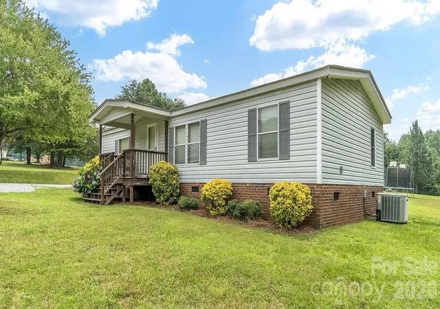 Photo 2 of Single family home for sale at 4220 Mount Beulah Rd, Maiden, NC 28650 | MLS# 4392480 | Listing updated on 2026-07-30