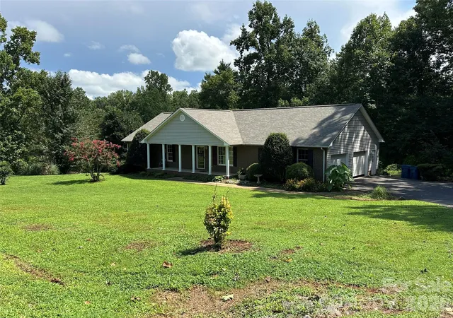 2nd image of 1724 Wellington Ave, Newton, NC 28658 | MLS# 4392488
