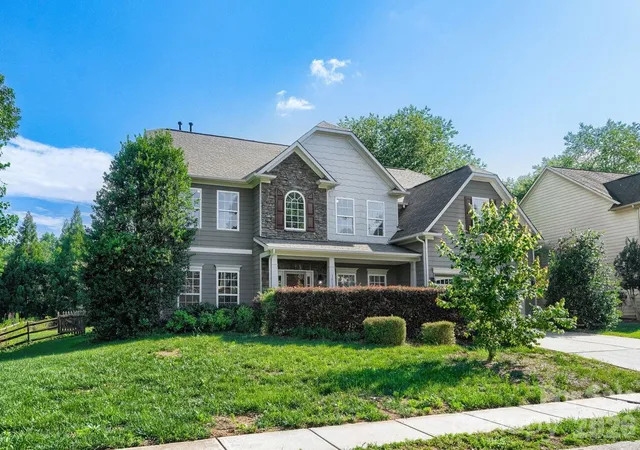 Photo 1 of Single family home for sale at 5613 Shenandoah Dr, Waxhaw, NC 28173 | MLS# 4392494 | Listing updated on 2026-10-15