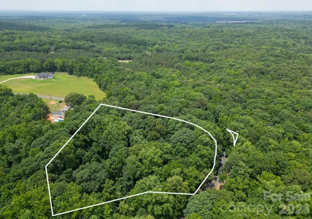 Photo 3 of Single family home for sale at 9205 Richardson King Rd, Waxhaw, NC 28173 | MLS# 4392497 | Listing updated on 2026-10-06