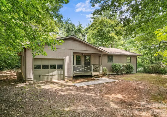 Homes for sale in Swannanoa, NC | 100 Stonewall Ave, Swannanoa, NC 28778 | MLS# 4392544