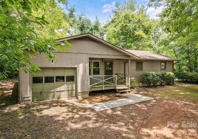 Homes for sale in Swannanoa, NC | 100 Stonewall Ave, Swannanoa, NC 28778 | MLS# 4392544