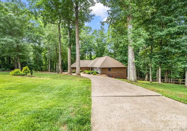 3rd image of 1810 Arbor Way Dr, Shelby, NC 28150 | MLS# 4392549