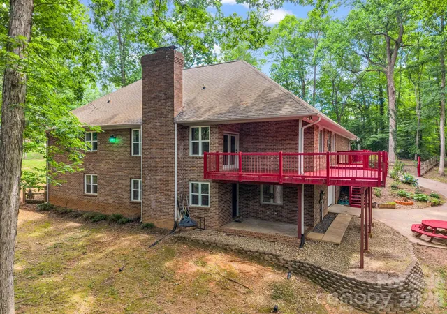 Photo 4 of Single family home for sale at 1810 Arbor Way Dr, Shelby, NC 28150 | MLS# 4392549 | Listing updated on 2026-08-30