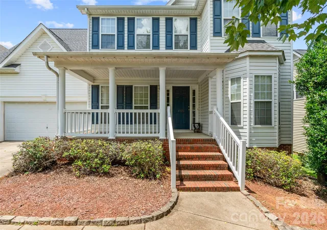 Photo 3 of Single family home for sale at 2725 Billings Park Dr, Charlotte, NC 28213 | MLS# 4392568 | Listing updated on 2026-09-30