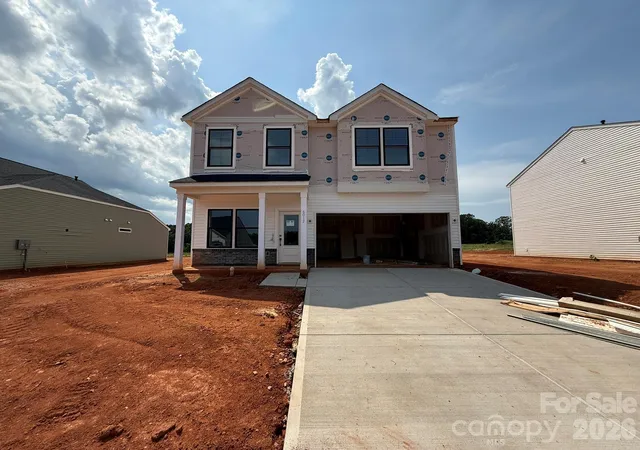 Photo 1 of Single family home for sale at 4017 Juno Dr, Charlotte, NC 28215 | MLS# 4392598 | Listing updated on 2026-09-28