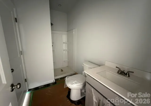 Photo 3 of Single family home for sale at 4017 Juno Dr, Charlotte, NC 28215 | MLS# 4392598 | Listing updated on 2026-09-28