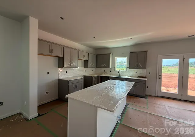 Photo 3 of Single family home for sale at 4017 Juno Dr, Charlotte, NC 28215 | MLS# 4392598 | Listing updated on 2026-09-28