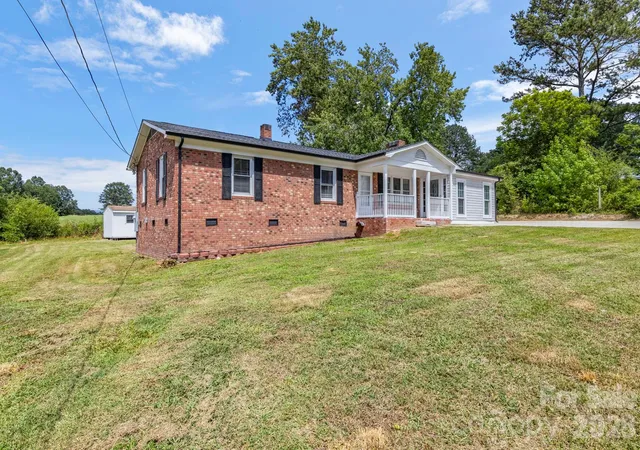 Homes for sale in Oakboro, NC | 904 Long St, Oakboro, NC 28129 | MLS# 4392610
