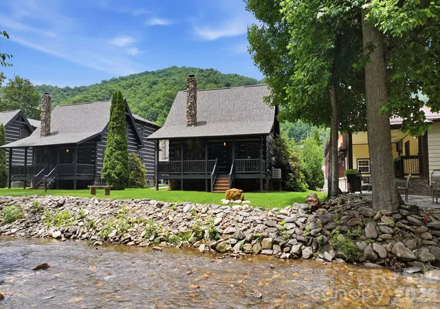 Homes for sale in Maggie Valley, NC | 62 Rachels Cir, Maggie Valley, NC 28751 | MLS# 4392640