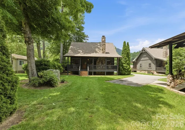 Homes for sale in Maggie Valley, NC | 18 Rachels Cir, Maggie Valley, NC 28751 | MLS# 4392673