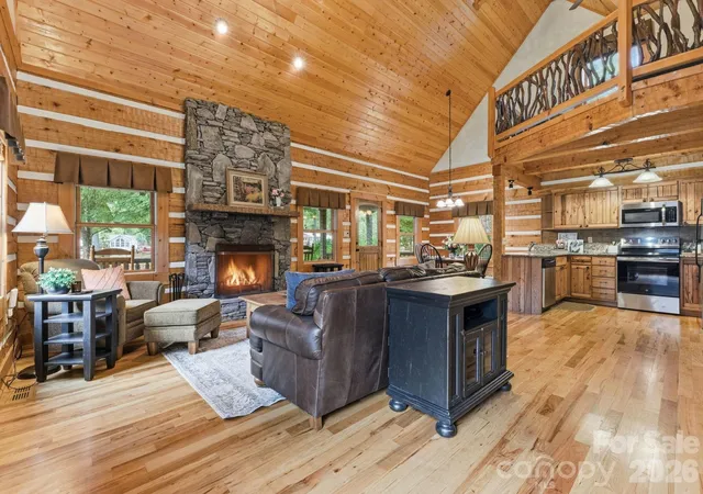 Photo 2 of Single family home for sale at 18 Rachels Cir, Maggie Valley, NC 28751 | MLS# 4392673 | Listing updated on 2026-09-03
