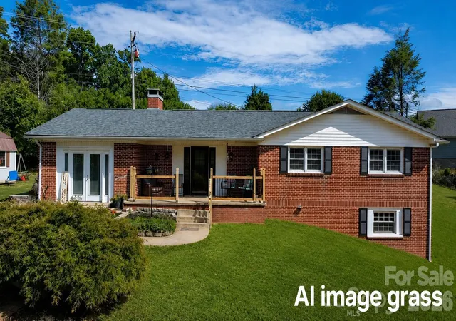 Homes for sale in Spruce Pine, NC | 35 Glendale Dr, Spruce Pine, NC 28777 | MLS# 4392676