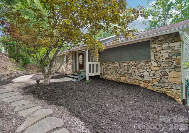 1st image of 10 Chestnut Top Cir, Mills River, NC 28759 | MLS# 4392677