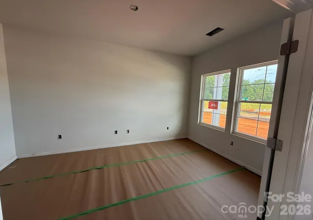 Photo 2 of Single family home for sale at 4025 Juno Dr, Charlotte, NC 28215 | MLS# 4392685 | Listing updated on 2026-09-28