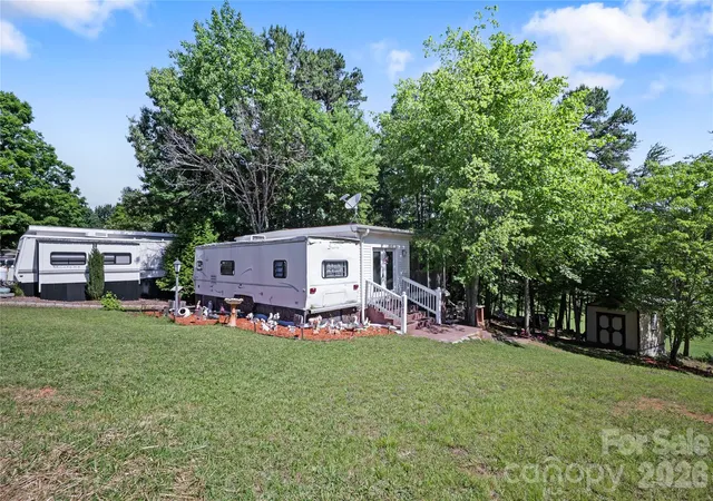 Homes for sale in New London, NC | 107 Dove Ln, New London, NC 28127 | MLS# 4392697