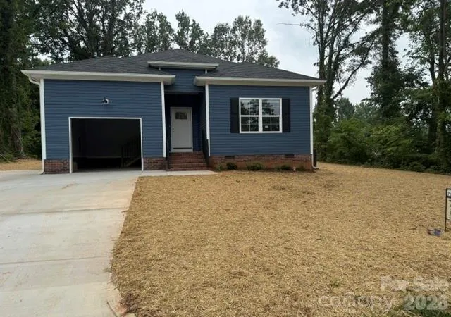 Photo 1 of Sale Pending at 1615 N Lee St, Salisbury, NC 28144 | MLS# 4392709 | Listing updated on 2026-08-29