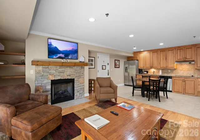 4th image of 203 Bowling Park Rd, Asheville, NC 28803