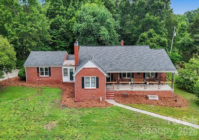 3rd image of 1224 Petes Rd, Lincolnton, NC 28092 | MLS# 4392761