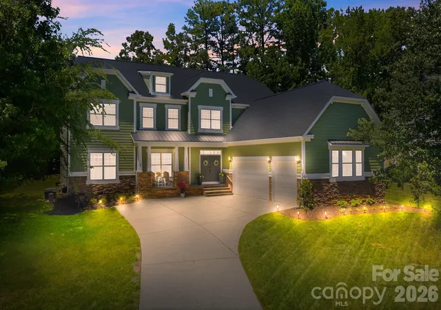Photo 4 of Sale Pending at 130 Lakeshore Hills Dr, Mooresville, NC 28117 | MLS# 4392825 | Listing updated on 2026-08-26