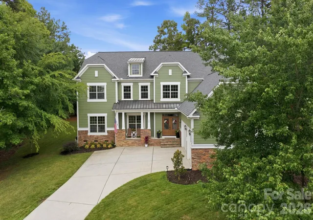 Photo 3 of Sale Pending at 130 Lakeshore Hills Dr, Mooresville, NC 28117 | MLS# 4392825 | Listing updated on 2026-08-26