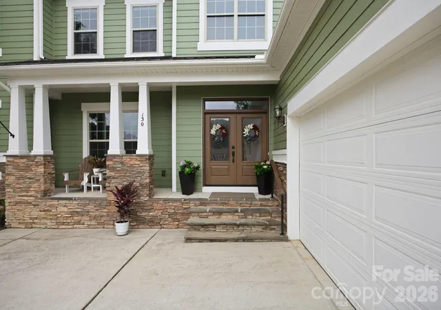 Photo 3 of Sale Pending at 130 Lakeshore Hills Dr, Mooresville, NC 28117 | MLS# 4392825 | Listing updated on 2026-08-26
