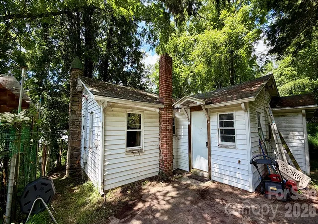 Photo 2 of Single family home for sale at 20 Utopia Rd, Asheville, NC 28805 | MLS# 4392842 | Listing updated on 2026-08-29