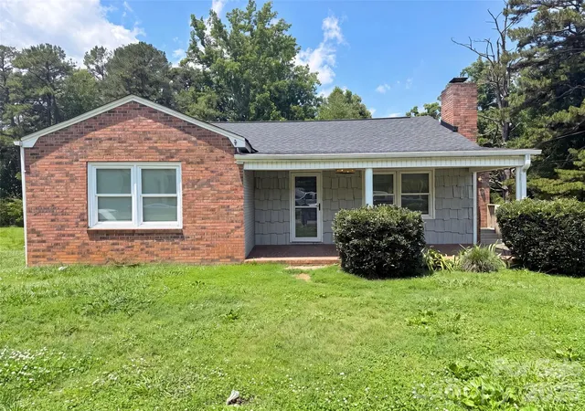 Homes for sale in Cherryville, NC | 206 Lilly St, Cherryville, NC 28021 | MLS# 4392850